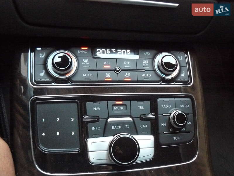 Седан Audi A8 2013 в Ивано-Франковске