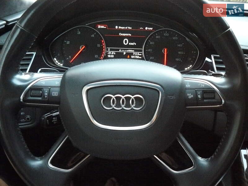 Седан Audi A8 2013 в Ивано-Франковске
