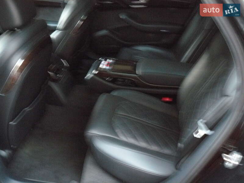 Седан Audi A8 2013 в Ивано-Франковске