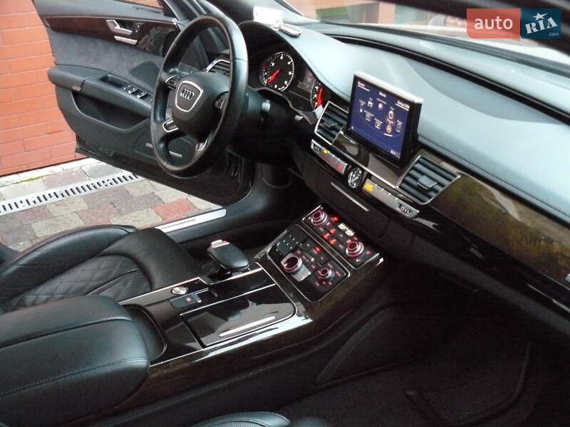 Седан Audi A8 2013 в Ивано-Франковске