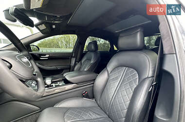 Седан Audi A8 2015 в 
