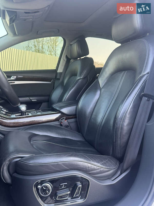 Седан Audi A8 2010 в Лубнах