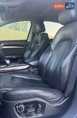 Седан Audi A8 2010 в 