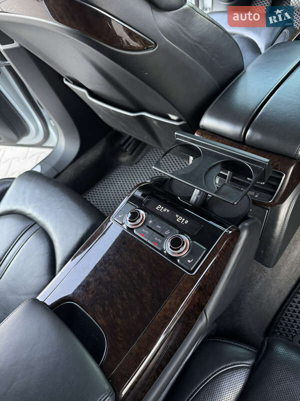 Седан Audi A8 2010 в Лубнах