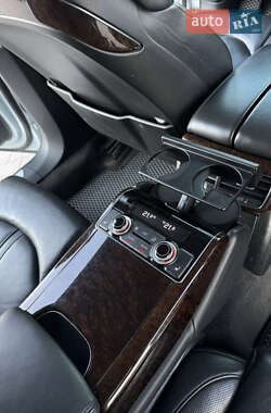 Седан Audi A8 2010 в 