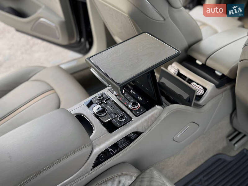 Седан Audi A8 2013 в Киеве