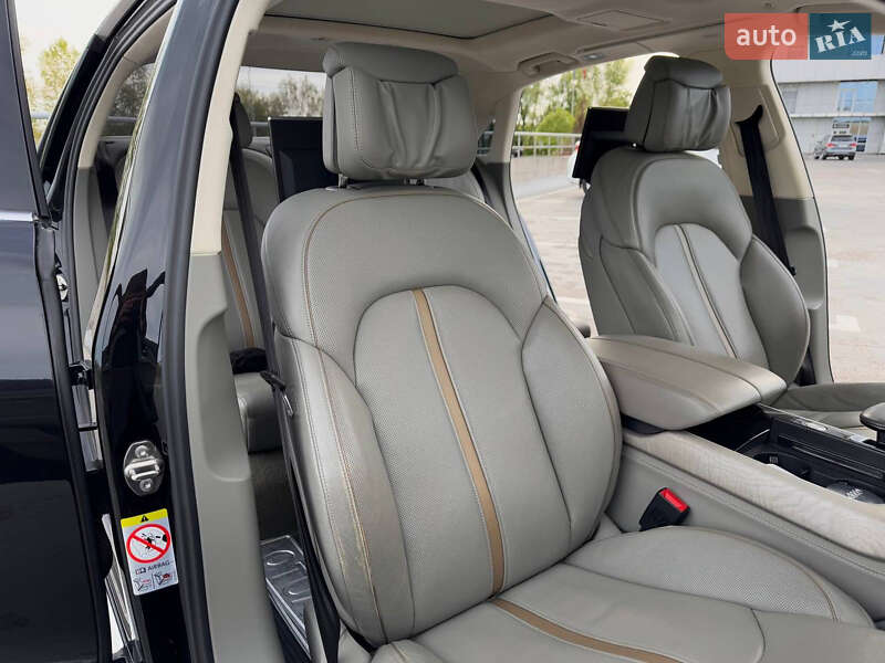 Седан Audi A8 2013 в Киеве