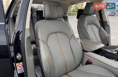 Седан Audi A8 2013 в 