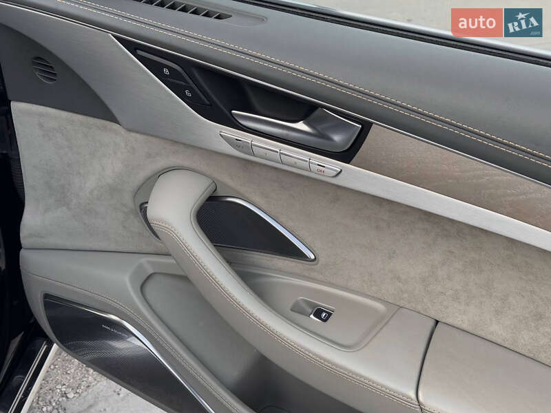 Седан Audi A8 2013 в Киеве