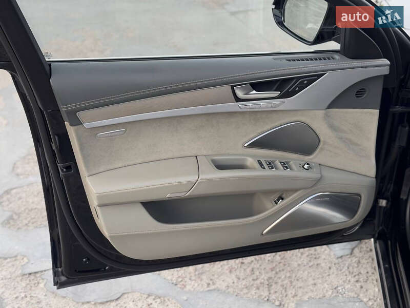 Седан Audi A8 2013 в Киеве