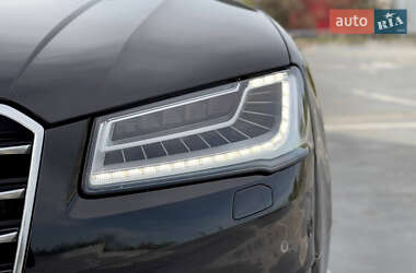 Седан Audi A8 2013 в 