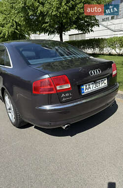 Седан Audi A8 2004 в 