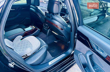 Седан Audi A8 2015 в 