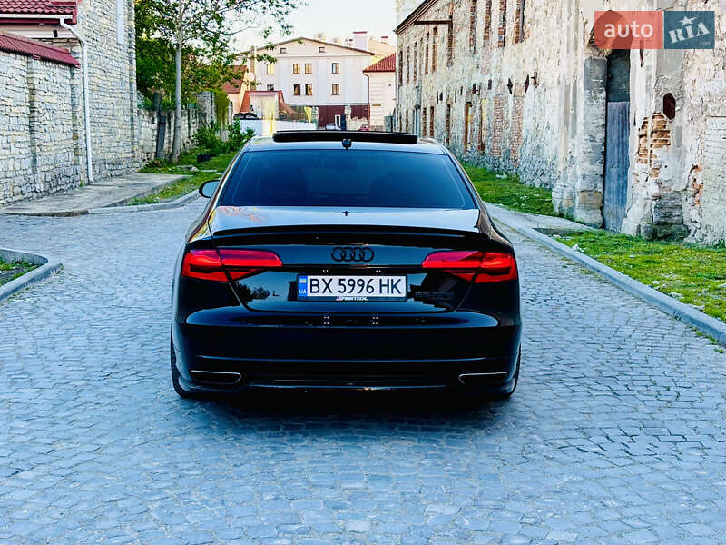 Седан Audi A8 2015 в Хмельницькому