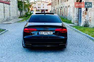 Седан Audi A8 2015 в 
