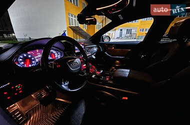 Седан Audi A8 2015 в 