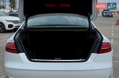 Седан Audi A8 2016 в 
