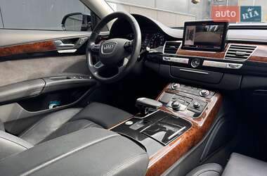 Седан Audi A8 2013 в 