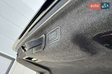 Седан Audi A8 2013 в 