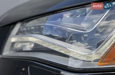Седан Audi A8 2013 в 