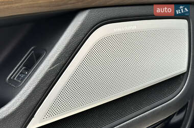 Седан Audi A8 2019 в 