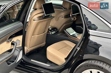 Седан Audi A8 2019 в 