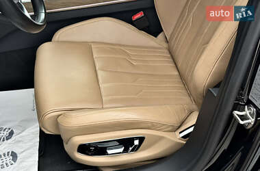 Седан Audi A8 2019 в 