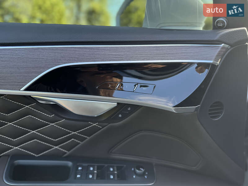 Седан Audi A8 2020 в Киеве