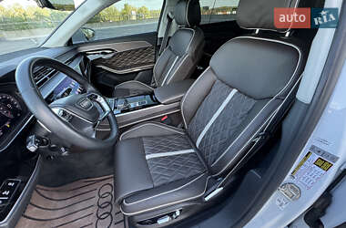 Седан Audi A8 2020 в 