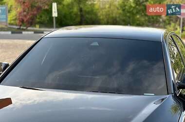 Седан Audi A8 2012 в 