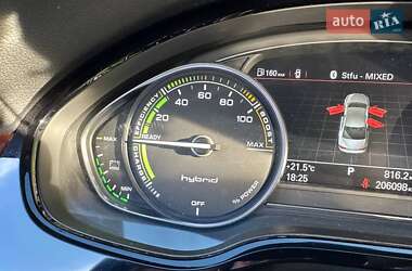 Седан Audi A8 2012 в 