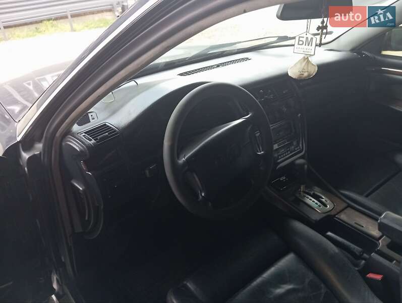 Седан Audi A8 1997 в Черновцах
