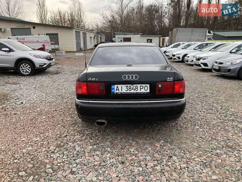 Седан Audi A8 2001 в Киеве