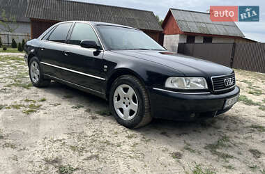 Седан Audi A8 2000 в Шацке