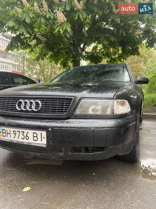 Седан Audi A8 1996 в Хмельницком