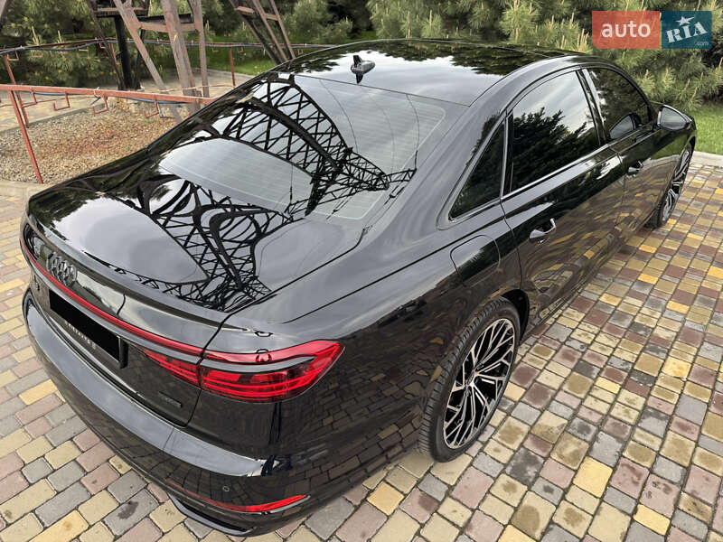 Седан Audi A8 2018 в Днепре