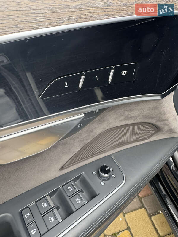 Седан Audi A8 2018 в Днепре