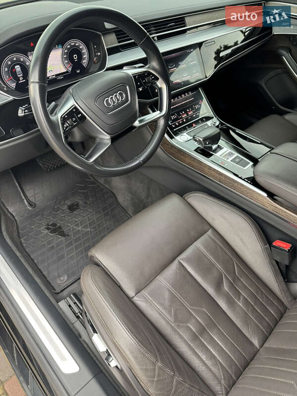 Седан Audi A8 2018 в Днепре