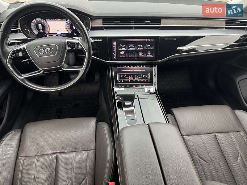 Седан Audi A8 2018 в Днепре