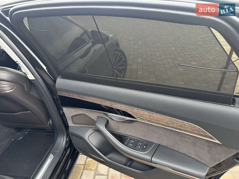Седан Audi A8 2018 в Днепре