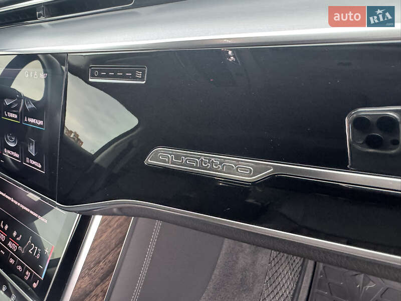 Седан Audi A8 2018 в Днепре