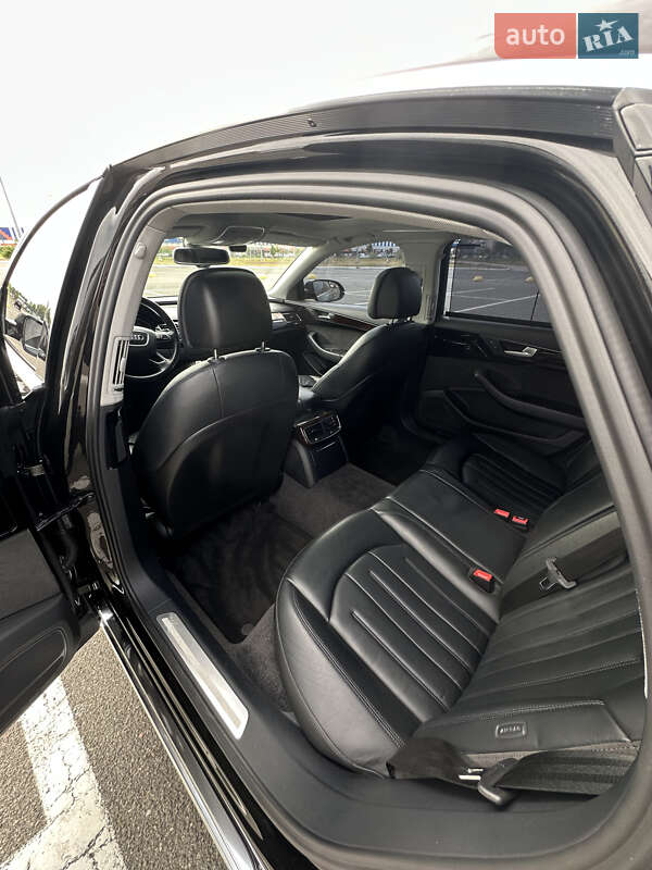Седан Audi A8 2017 в Києві