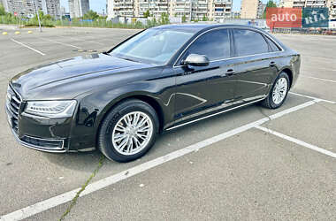 Седан Audi A8 2017 в 