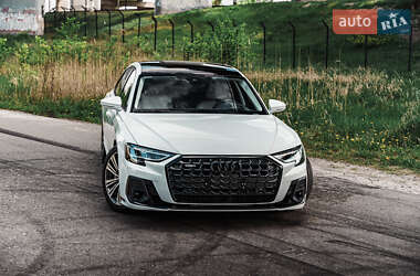 Седан Audi A8 2022 в 