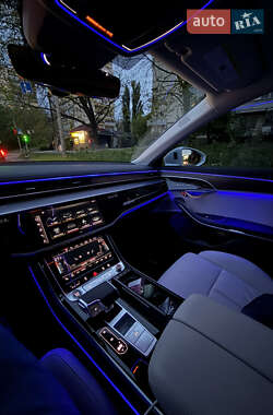 Седан Audi A8 2022 в 