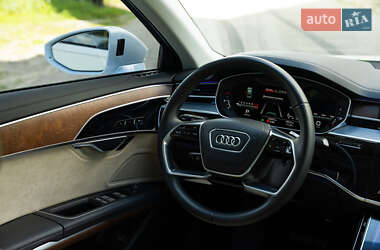 Седан Audi A8 2022 в 