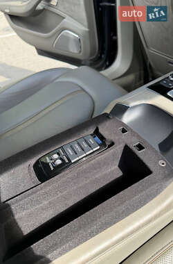 Седан Audi A8 2013 в 