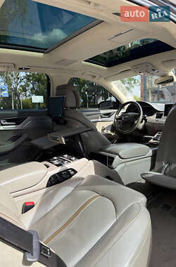 Седан Audi A8 2013 в 