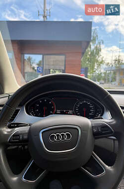 Седан Audi A8 2013 в 