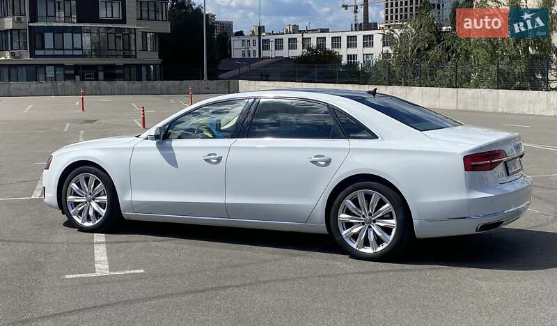 Седан Audi A8 2015 в Киеве
